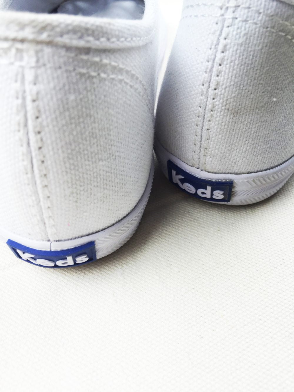 how to keep white keds clean
